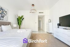 Apartamento en Dubai - Fully Renovated Excellent JBR 1BR with Seaview