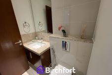 Apartamento en Dubai - Birchfort - Elegant 1BR Furnished at Mulberry