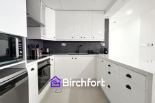 Apartment in Dubai - Stunning Sea Views from Luxury 2BR Apartment