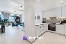 Apartment in Dubai - Fresh & Bright Retreat | Brand-New Feel